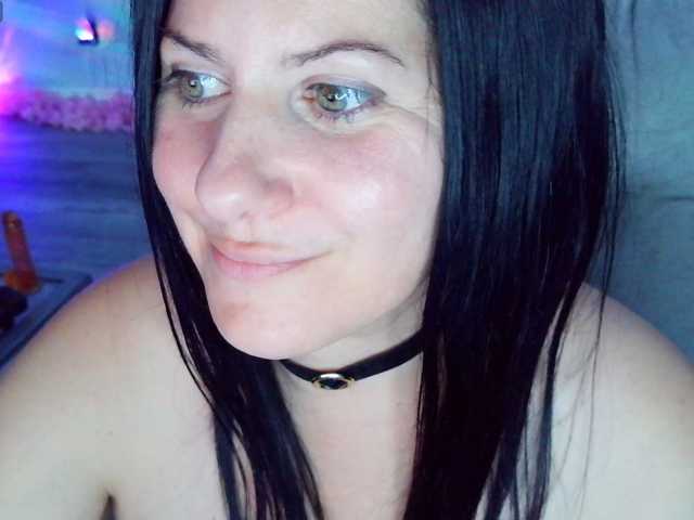 Bellastarrr84 live cam on BongaCams