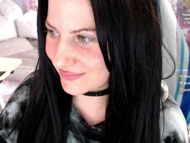 Bellastarrr84 live cam on BongaCams