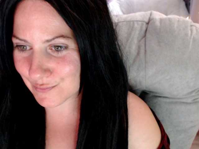 Bellastarrr84 live cam on BongaCams