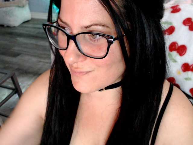 Bellastarrr84, live now on BongaCams