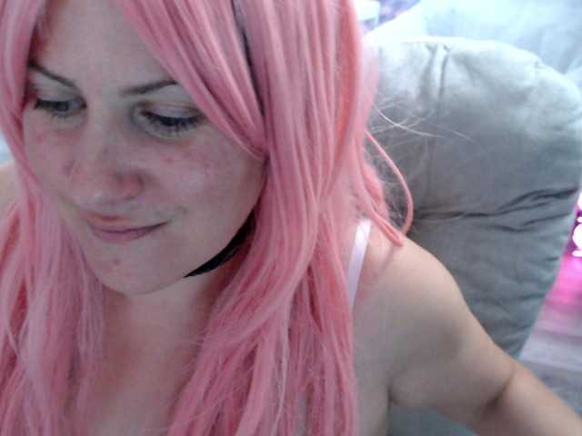 Bellastarrr84 live cam on BongaCams