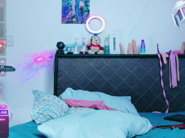 littlejinx live cam on BongaCams