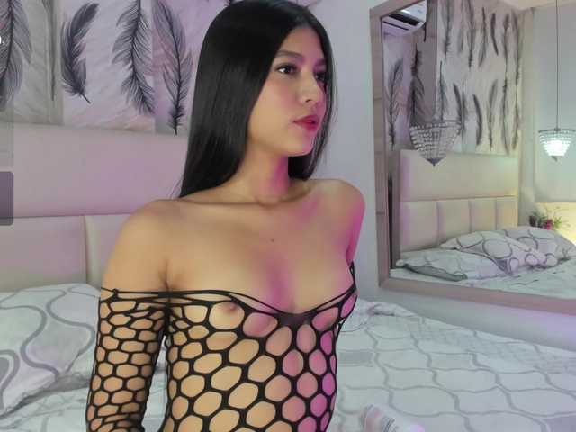 charlottesweet live cam on UnifiedCams