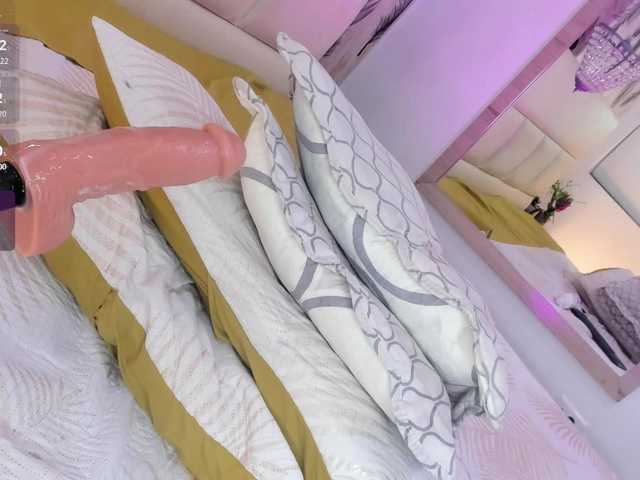 charlottesweet live cam on BongaCams