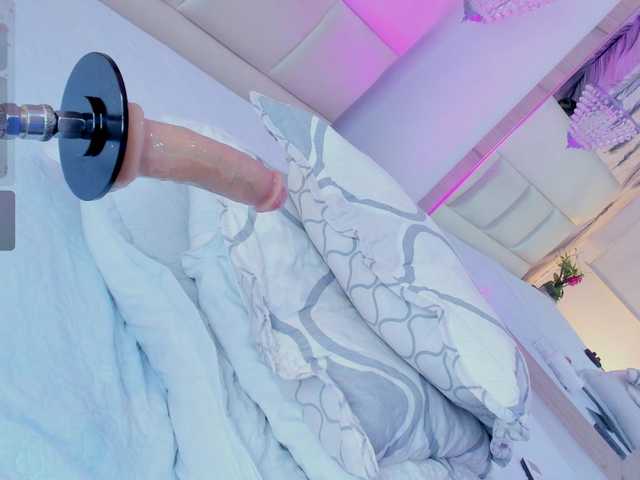 charlottesweet live cam on BongaCams