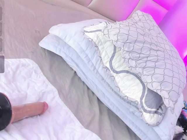 charlottesweet live cam on BongaCams