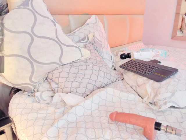 charlottesweet live cam on BongaCams