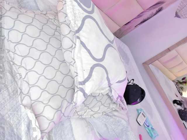charlottesweet live cam on BongaCams