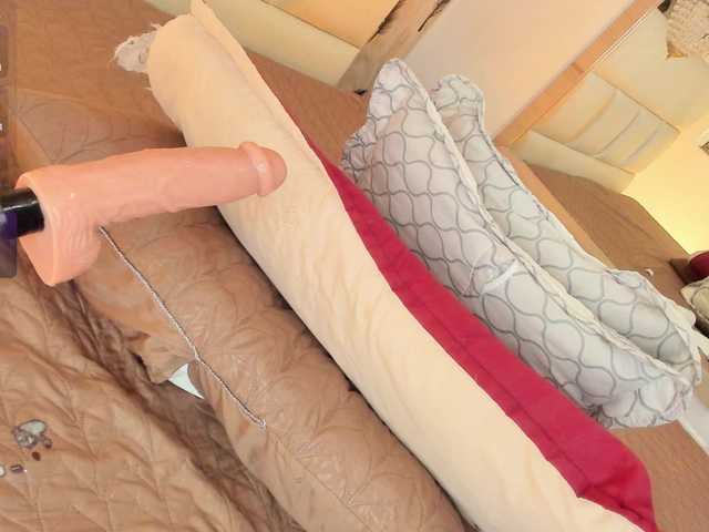 charlottesweet live cam on BongaCams