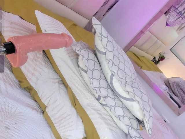 charlottesweet live cam on BongaCams