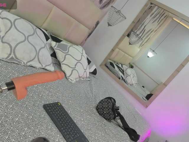 charlottesweet live cam on BongaCams