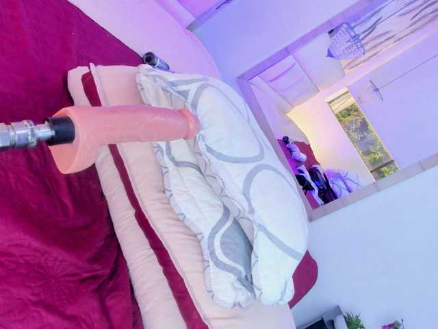 charlottesweet live cam on BongaCams