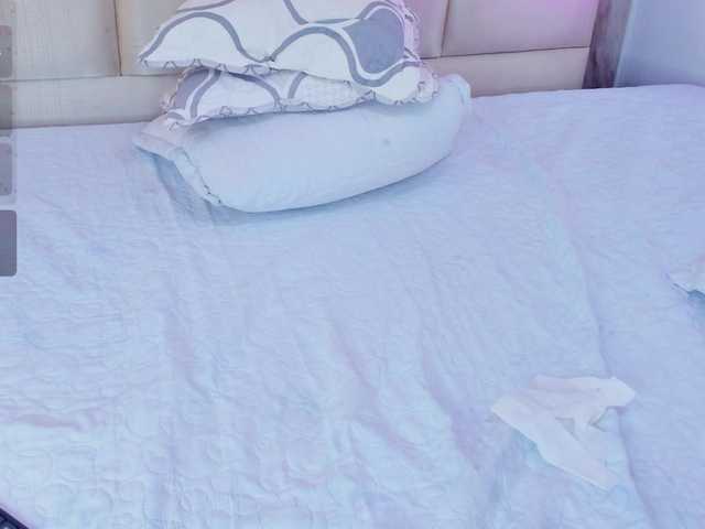 charlottesweet live cam on BongaCams