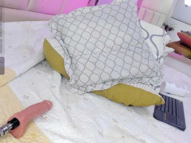 charlottesweet live cam on BongaCams