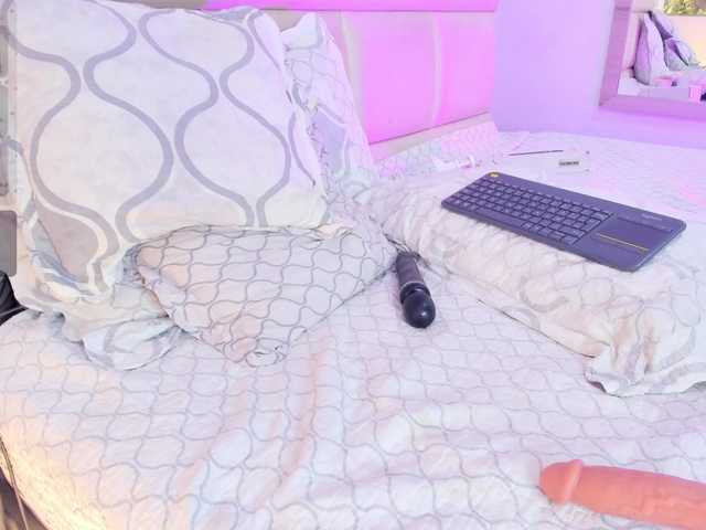 charlottesweet live cam on BongaCams