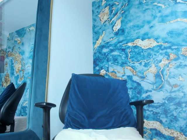 charlottesweet live cam on BongaCams