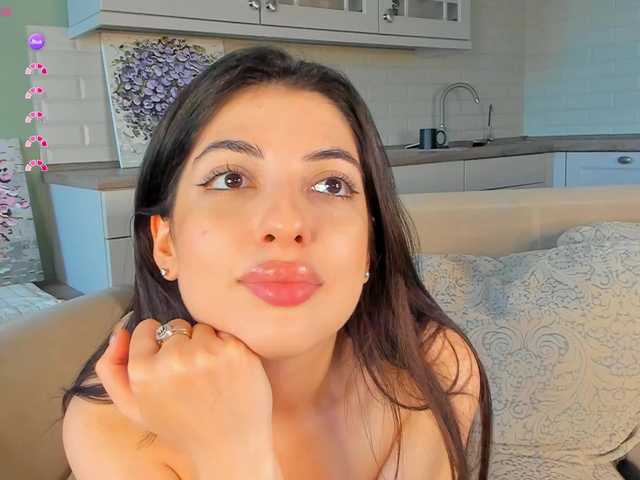 SweetyKissy live cam on BongaCams