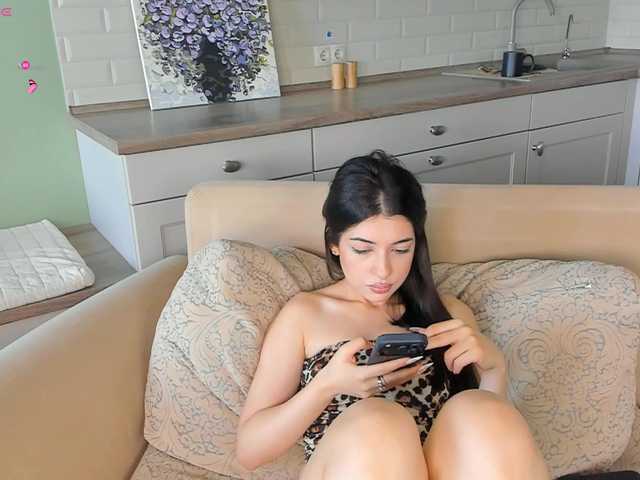 SweetyKissy live cam on BongaCams