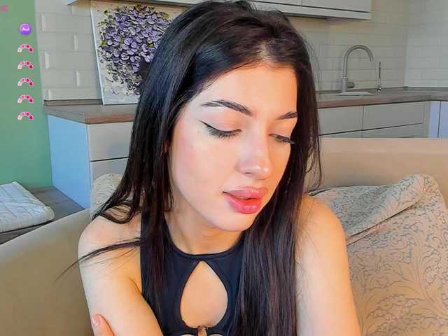 SweetyKissy live cam on BongaCams