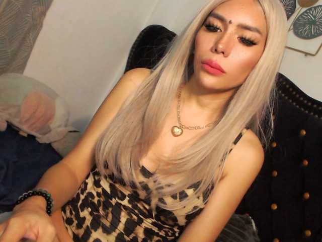 Hazel4U — live trans cam