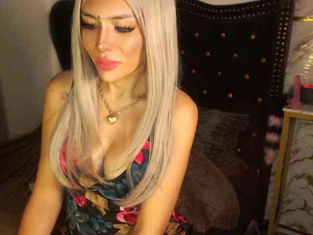 Hazel4U Sex Cam Show