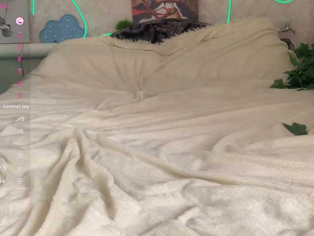 KimikoChandronnait live cam on BongaCams
