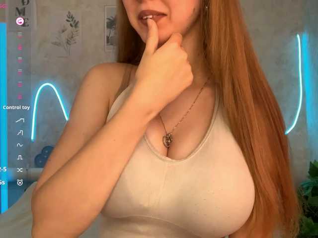 KimikoChandronnait live webcam show
