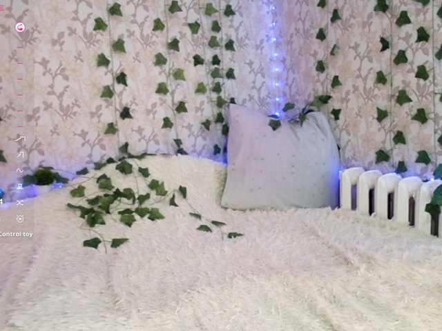 KimikoChandronnait's BongaCams show and profile