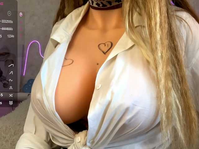 KimikoChandronnait live cam on BongaCams