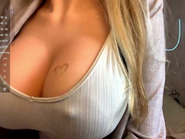 KimikoChandronnait live cam on BongaCams