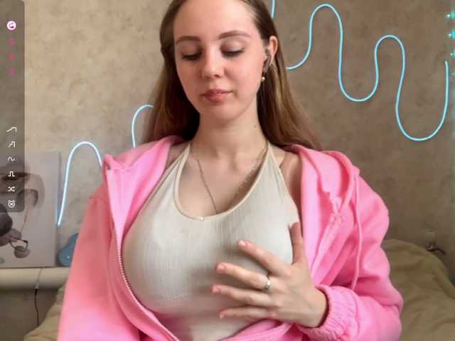 KimikoChandronnait live cam on BongaCams