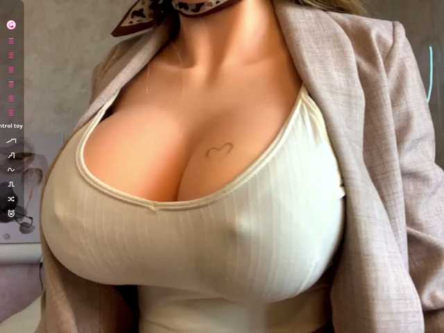 KimikoChandronnait live cam on BongaCams