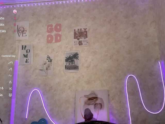 KimikoChandronnait live webcam show