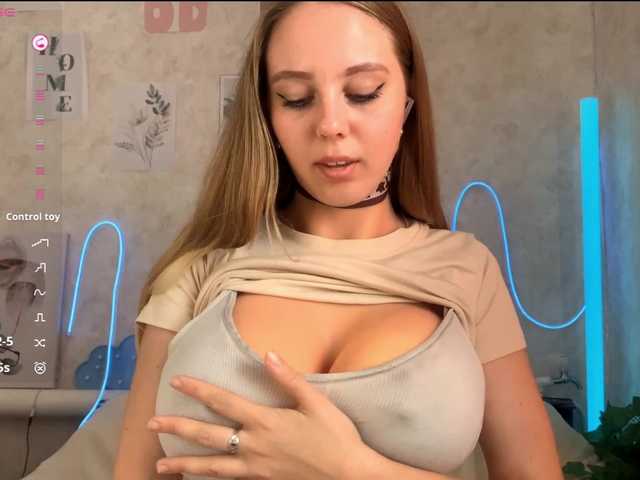 KimikoChandronnait live cam on BongaCams