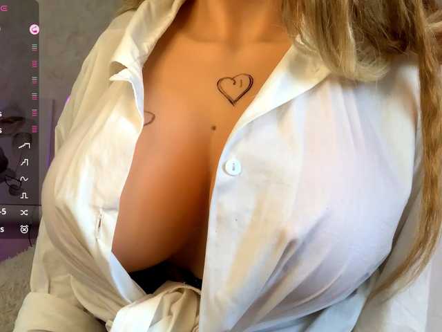 KimikoChandronnait live cam on BongaCams