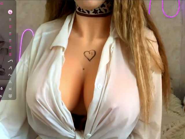 KimikoChandronnait live cam on BongaCams