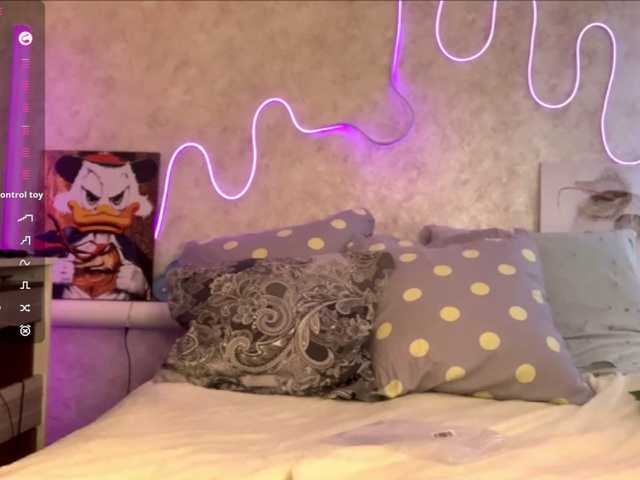 le modèle KimikoChandronnait est en webcam porno dans un show sur le site bongacams, il possède les tags suivants: White/Caucasian,Blonde,Trimmed