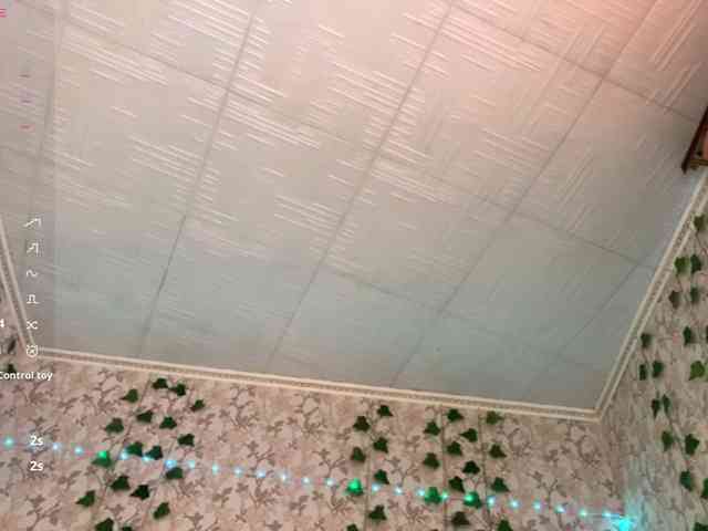 KimikoChandronnait webcam