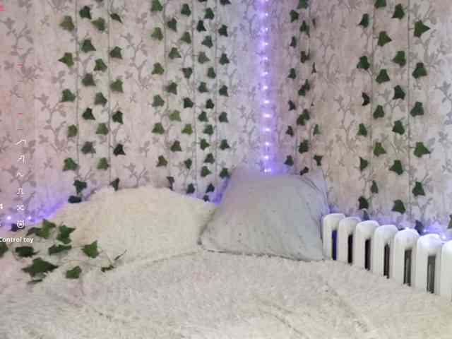 KimikoChandronnait webcam