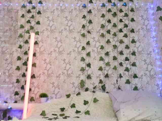 KimikoChandronnait webcam