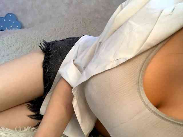 KimikoChandronnait webcam