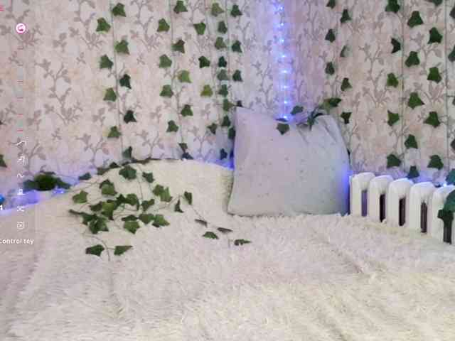 KimikoChandronnait webcam