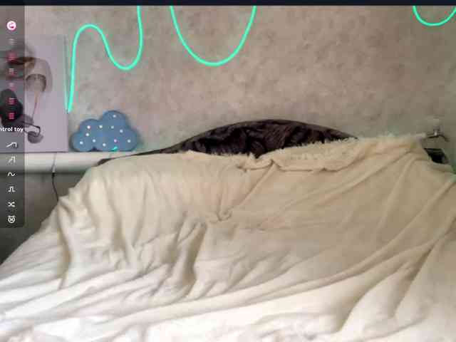 KimikoChandronnait webcam