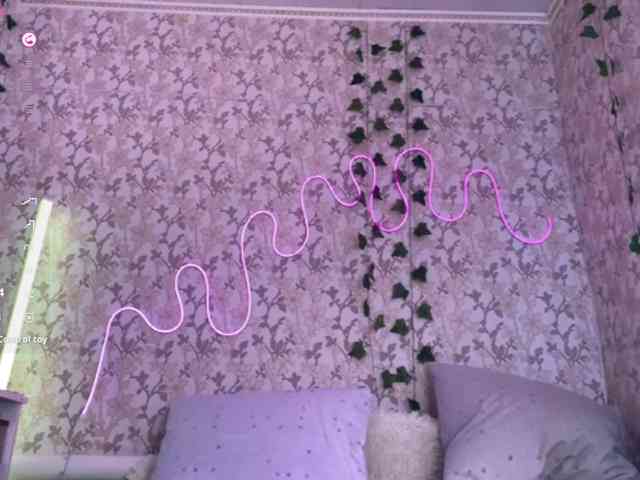 KimikoChandronnait webcam