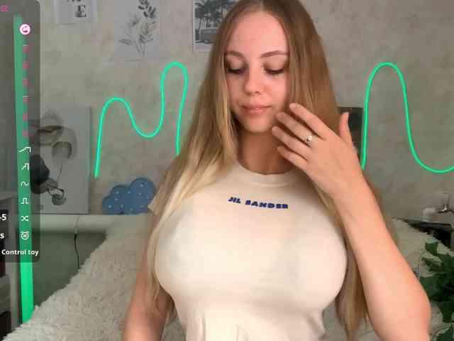 KimikoChandronnait webcam