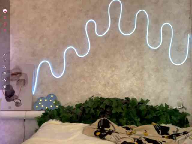 KimikoChandronnait webcam