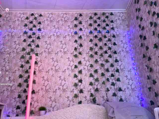 KimikoChandronnait webcam