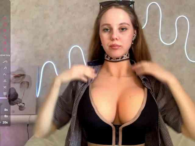 KimikoChandronnait webcam