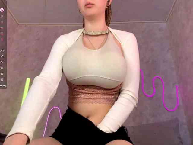 KimikoChandronnait webcam