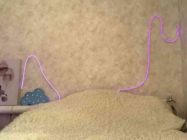 KimikoChandronnait webcam